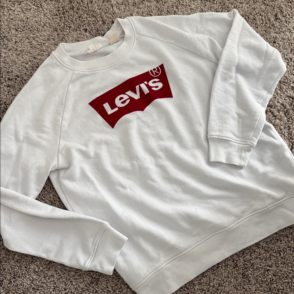 Levi’s crew neck